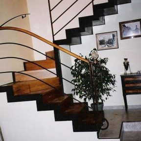 Escalier tournant fer et bois